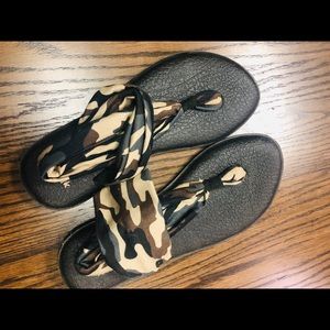 Sanuk sandals